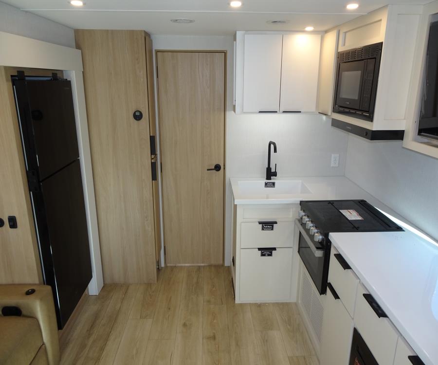 Thrive/25RLS/2026 image-4