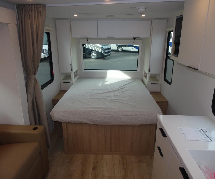 Thrive/18FBS/2026 image-4