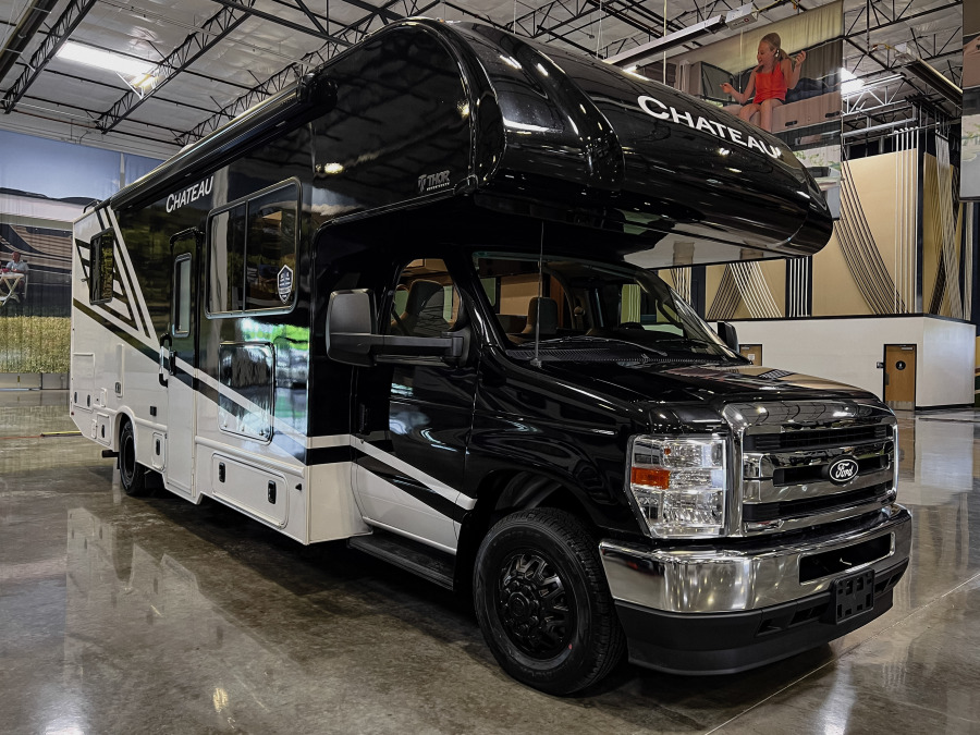 2027 Thor Motor Coach CHATEAU 28Z-PP  for Sale in FREMONT, CA