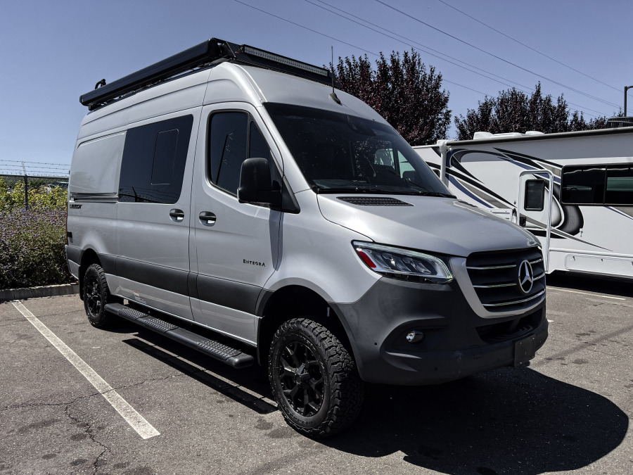 2025 Entegra Coach Launch 19YG for Sale in FREMONT, CA