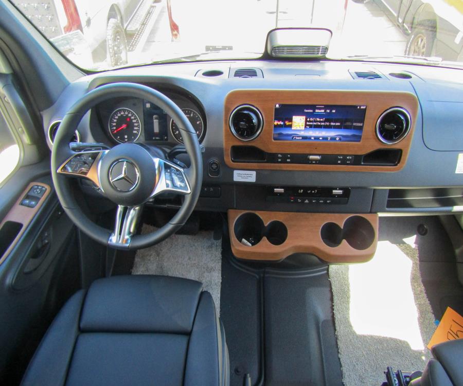 Revel/44E/2026 image-2