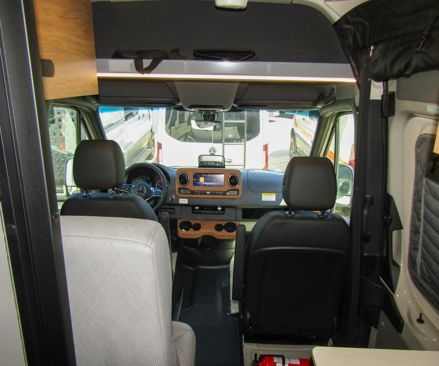 Revel/44E/2026 image-4