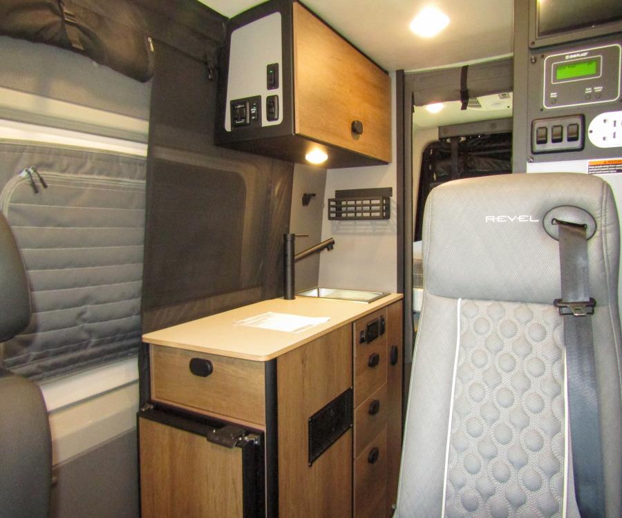 Revel/44E/2026 image-8