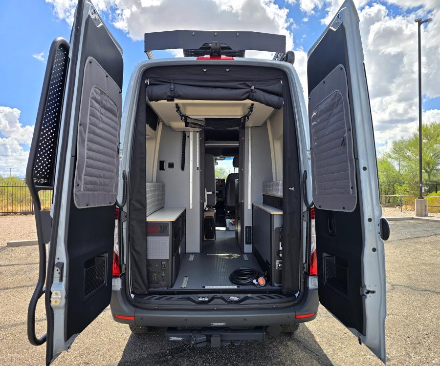 Revel/44E/2026 image-1