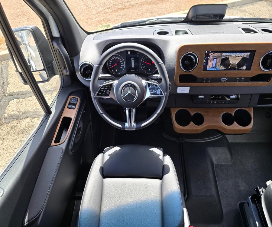 Revel/44E/2026 image-2