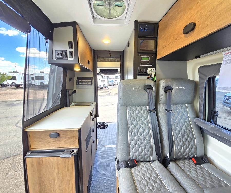 Revel/44E/2026 image-4