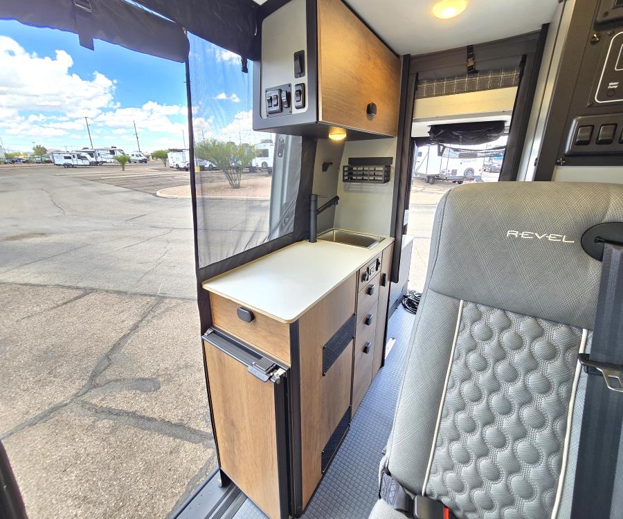 Revel/44E/2026 image-5