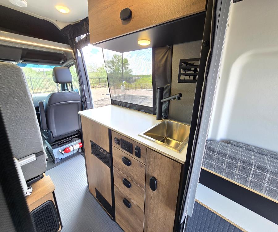 Revel/44E/2026 image-8