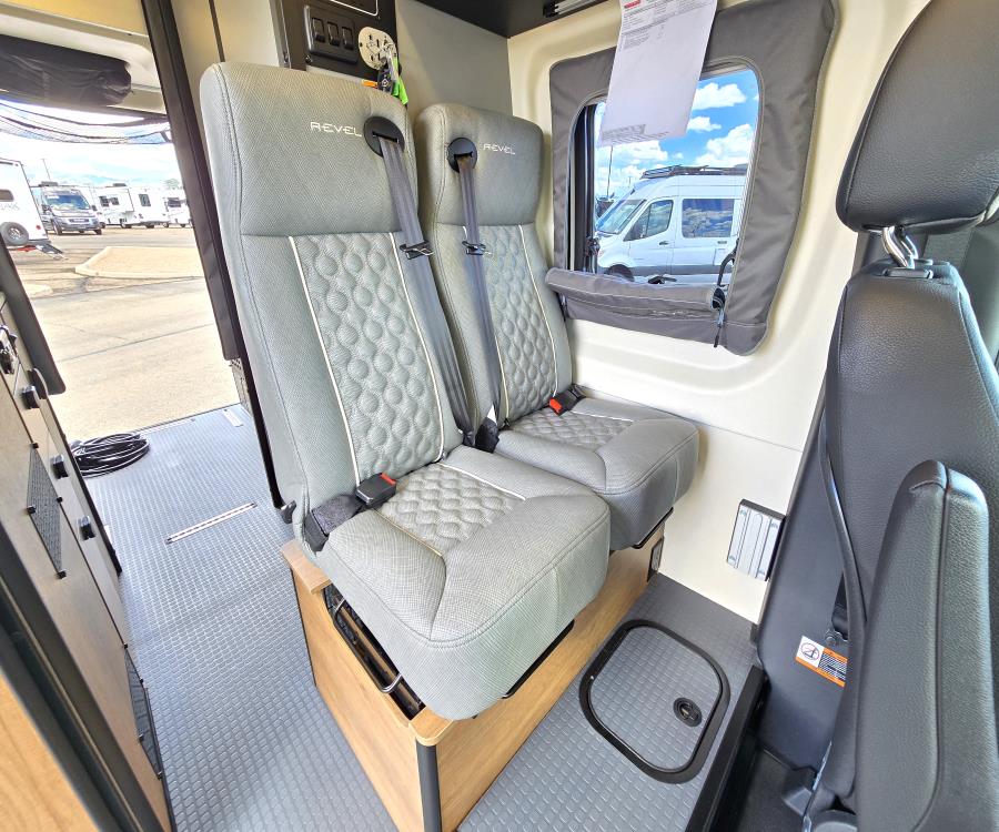 Revel/44E/2026 image-10