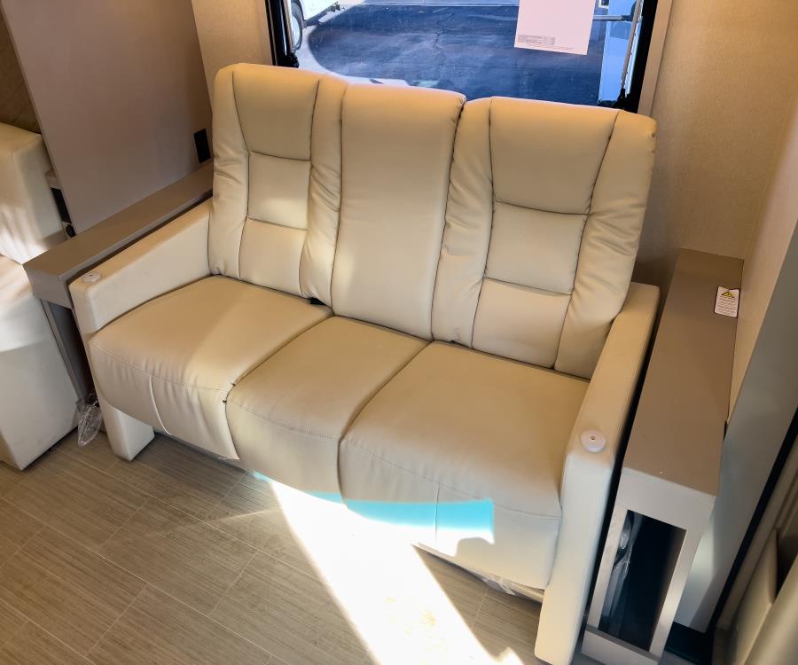 View/24D/2026 image-7