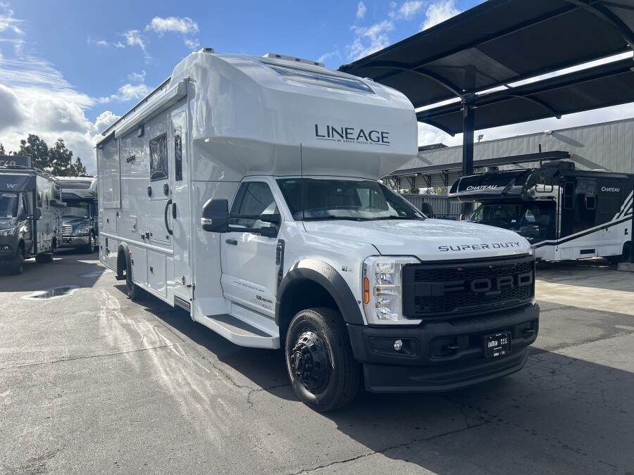 2026 Grand Design Lineage Series F 31ZW for Sale in San Diego, CA