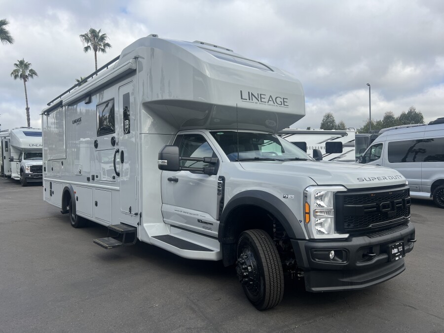 2026 Grand Design Lineage Series F 31ZW for Sale in San Diego, CA