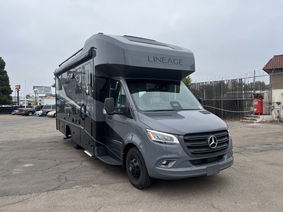 2026 Grand Design Lineage Series M 25FW for Sale in San Diego, CA