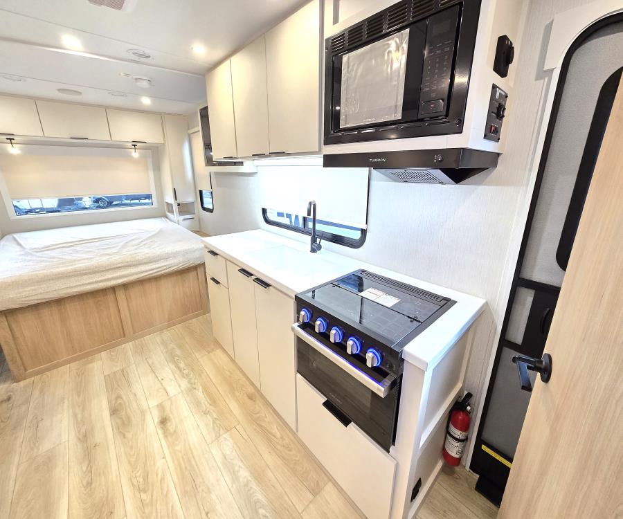 Thrive/18FBS/2026 image-3