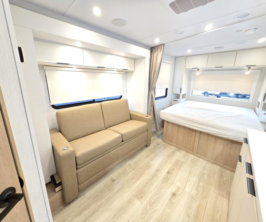 Thrive/18FBS/2026 image-9