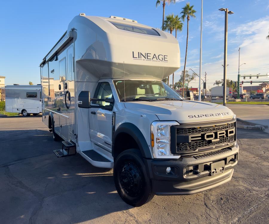 2026 Grand Design Lineage Series F 31ZW for Sale in San Diego, CA