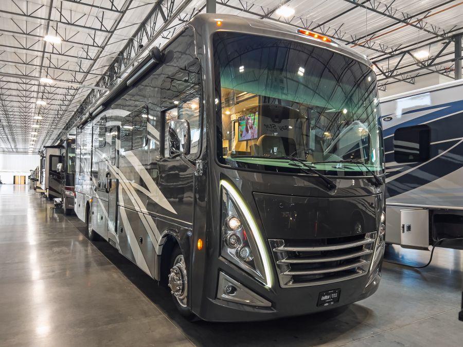 2023 Thor Motor Coach Miramar 34.7 for Sale in FREMONT, CA