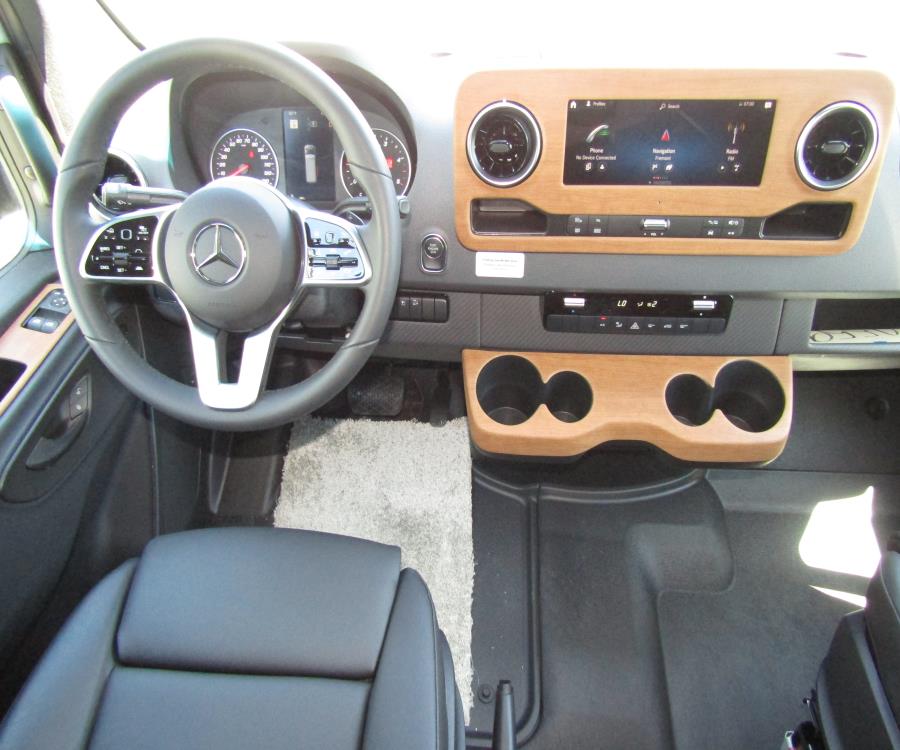 2025 Revel/44E/2025 image-1