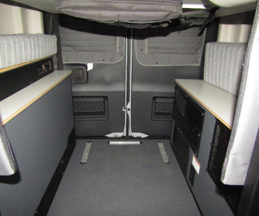 2025 Revel/44E/2025 image-9